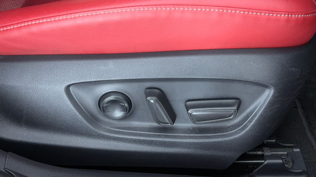 2019 Toyota Camry Sx, Automatic, 86273 km, Drivers Side Adjustment Panel