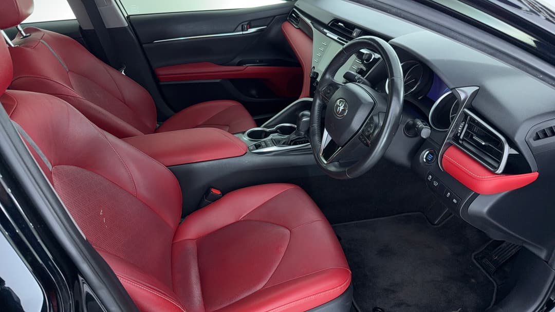 2019 Toyota Camry Sx, Automatic, 86273 km, Right Side Front Door Cabin View