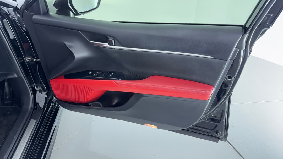 2019 Toyota Camry Sx, Automatic, 86273 km, Speaker View