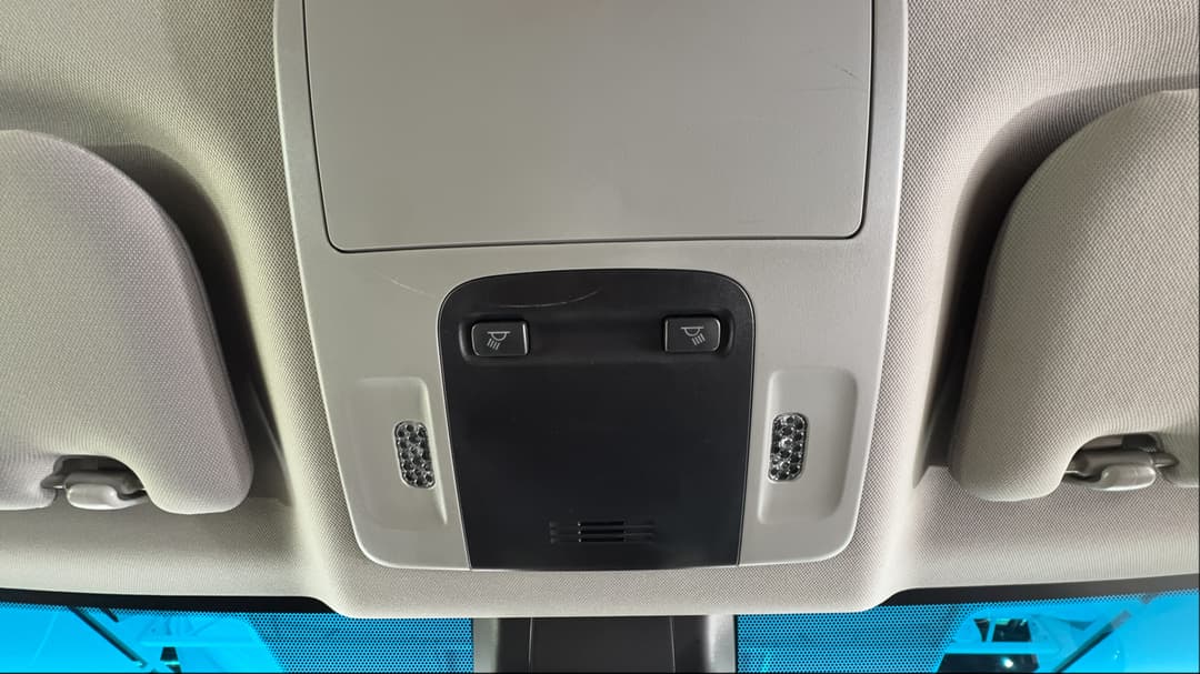 2019 Toyota Camry Sx, Automatic, 86273 km, On-Roof Controls/Sunglass holder