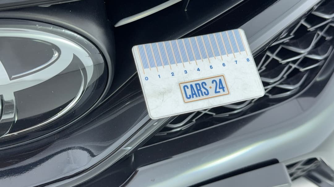 2019 Toyota Camry Sx, Automatic, 86273 km, Grille Scratch