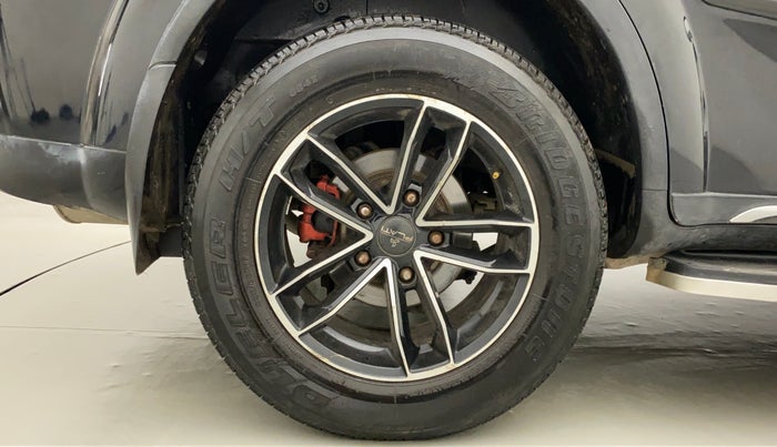 2019 Mahindra XUV500 W7 AT, Diesel, Automatic, 36,821 km, Right Rear Wheel