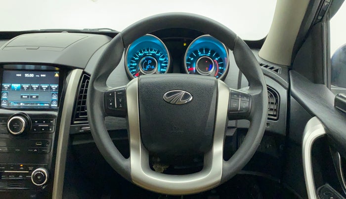 2019 Mahindra XUV500 W7 AT, Diesel, Automatic, 36,821 km, Steering Wheel Close Up