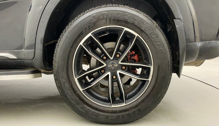 2019 Mahindra XUV500 W7 AT, Diesel, Automatic, 36,821 km, Left Rear Wheel