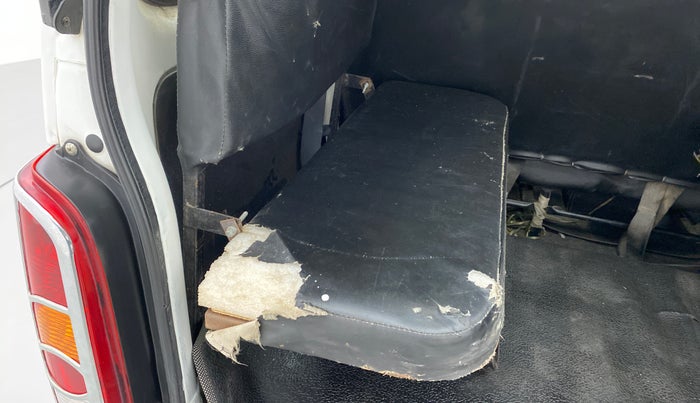 2019 Maruti Eeco 5 STR WITH AC PLUSHTR, Petrol, Manual, 38,705 km, Third-row left seat - Cover slightly torn
