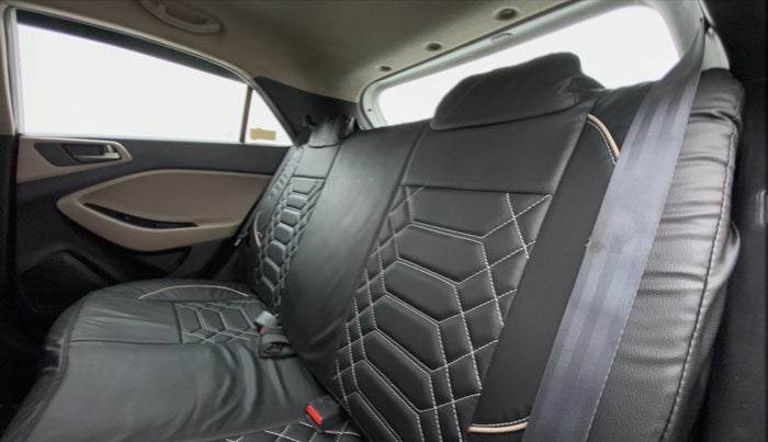 2017 Hyundai Elite i20 Magna Executive 1.2, Petrol, Manual, 40,306 km, Right Side Rear Door Cabin