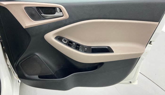 2017 Hyundai Elite i20 Magna Executive 1.2, Petrol, Manual, 40,306 km, Driver Side Door Panels Control