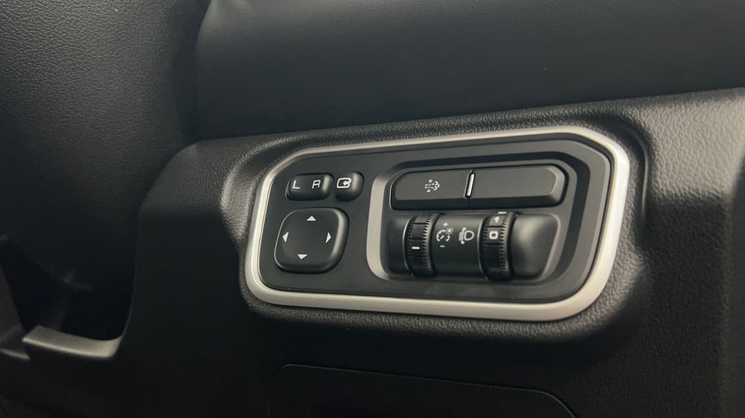 2022 GWM Ute Cannon-l (4x4), Automatic, 23026 km, Utility Switches/Buttons