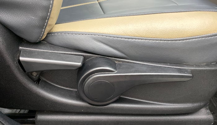2017 Tata Tiago XZA 1.2 REVOTRON, Petrol, Automatic, 50,738 km, Driver Side Adjustment Panel