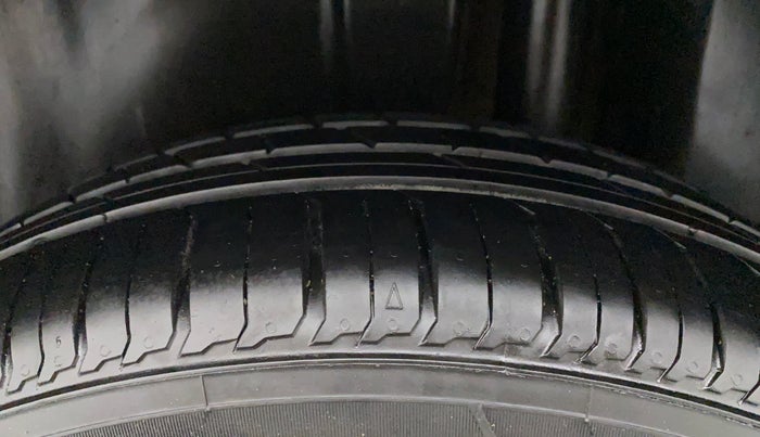 2017 Maruti Ciaz DELTA 1.4 MT PETROL, Petrol, Manual, 58,349 km, Left Rear Tyre Tread