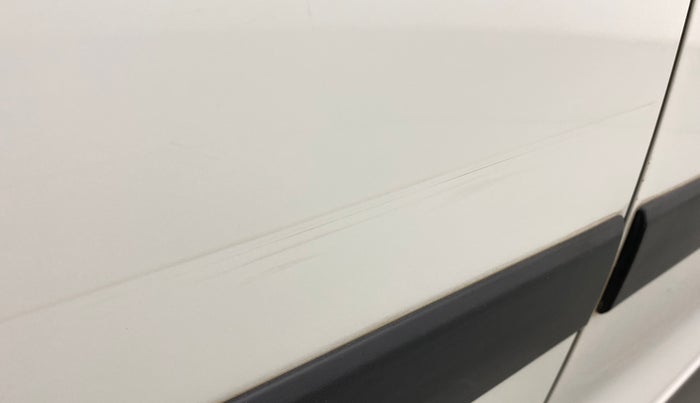 2017 Maruti Swift Dzire ZXI, Petrol, Manual, 86,978 km, Right rear door - Minor scratches