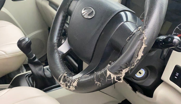 2019 Mahindra Scorpio S5, Diesel, Manual, 68,797 km, Steering wheel - Steering cover is minor torn