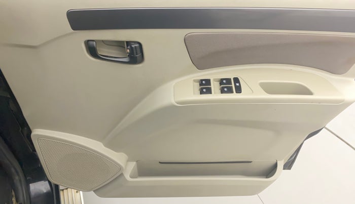 2019 Mahindra Scorpio S5, Diesel, Manual, 68,797 km, Driver Side Door Panels Control