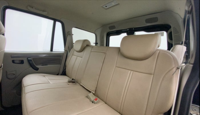 2019 Mahindra Scorpio S5, Diesel, Manual, 68,797 km, Right Side Rear Door Cabin