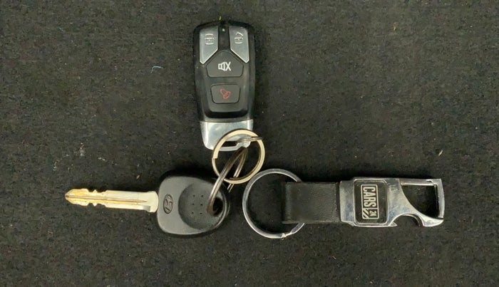 2019 Hyundai NEW SANTRO MAGNA, Petrol, Manual, 36,386 km, Key Close Up