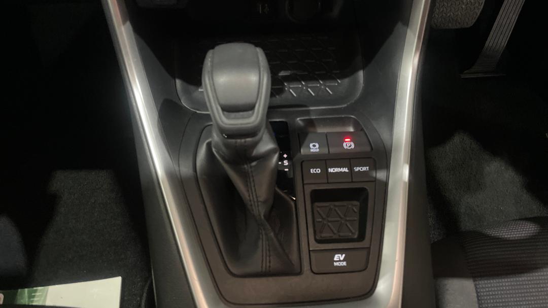 2023 Toyota RAV4 Gx (2WD) Hybrid, Automatic, 47607 km, Gear Lever 