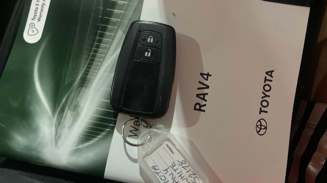 2023 Toyota RAV4 Gx (2WD) Hybrid, Automatic, 47607 km, Key Close-up