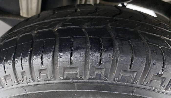 2017 Maruti Alto 800 LXI, Petrol, Manual, 31,401 km, Left Rear Tyre Tread