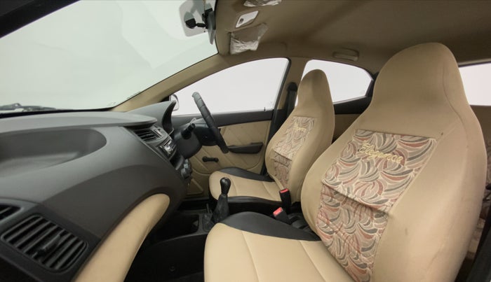 2014 Hyundai Eon D-LITE+, Petrol, Manual, 28,039 km, Right Side Front Door Cabin