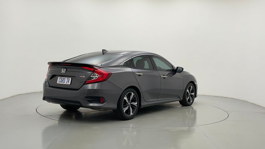 Right Back Diagonal (45- Degree) View