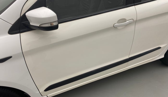 2019 Ford New Figo TITANIUM 1.5 PETROL AT, Petrol, Automatic, 43,529 km, Front passenger door - Paint has faded