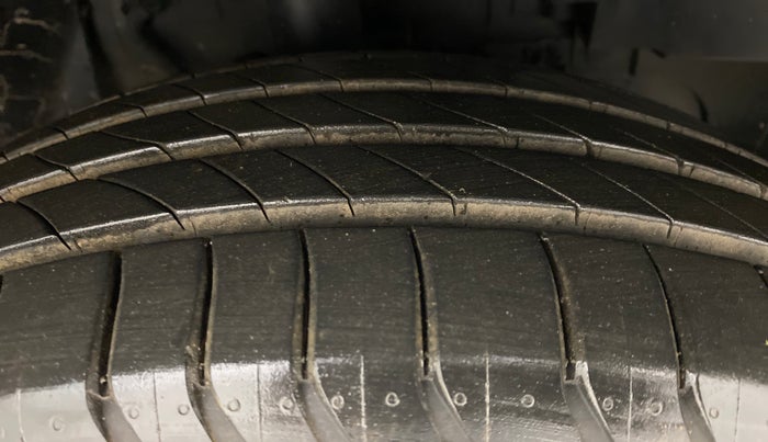 2019 Tata NEXON XM 1.5, Diesel, Manual, 70,862 km, Right Front Tyre Tread