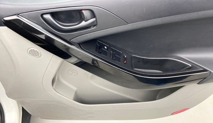 2019 Tata NEXON XM 1.5, Diesel, Manual, 70,862 km, Driver Side Door Panels Control