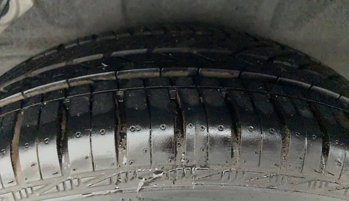 2013 Hyundai i20 MAGNA O 1.2, Petrol, Manual, 41,362 km, Right Rear Tyre Tread