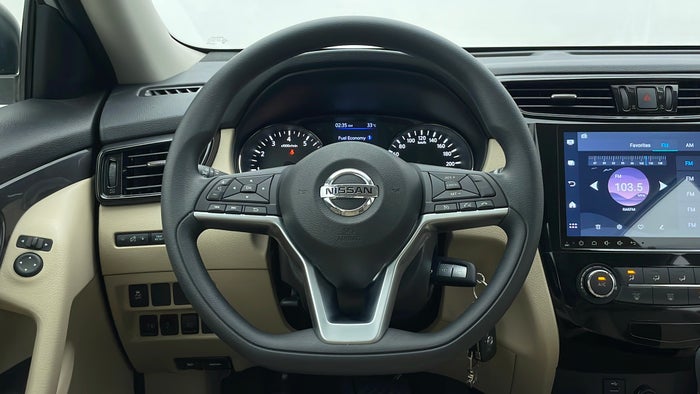 NISSAN X TRAIL-Steering Wheel Close-up