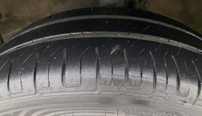 2013 Maruti Wagon R Stingray VXI, Petrol, Manual, 78,020 km, Left Front Tyre Tread