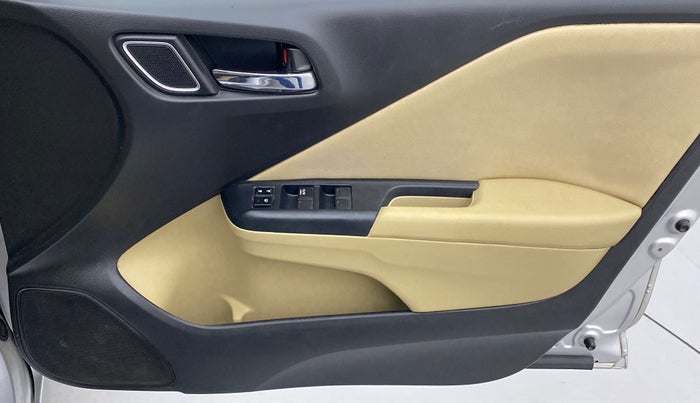 2018 Honda City V CVT, CNG, Automatic, 91,698 km, Driver Side Door Panels Control