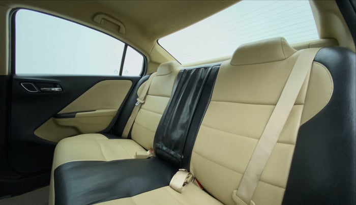 2018 Honda City V CVT, CNG, Automatic, 91,698 km, Right Side Rear Door Cabin