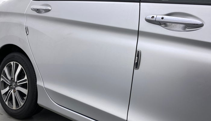 2018 Honda City V CVT, CNG, Automatic, 91,698 km, Right rear door - Slightly dented