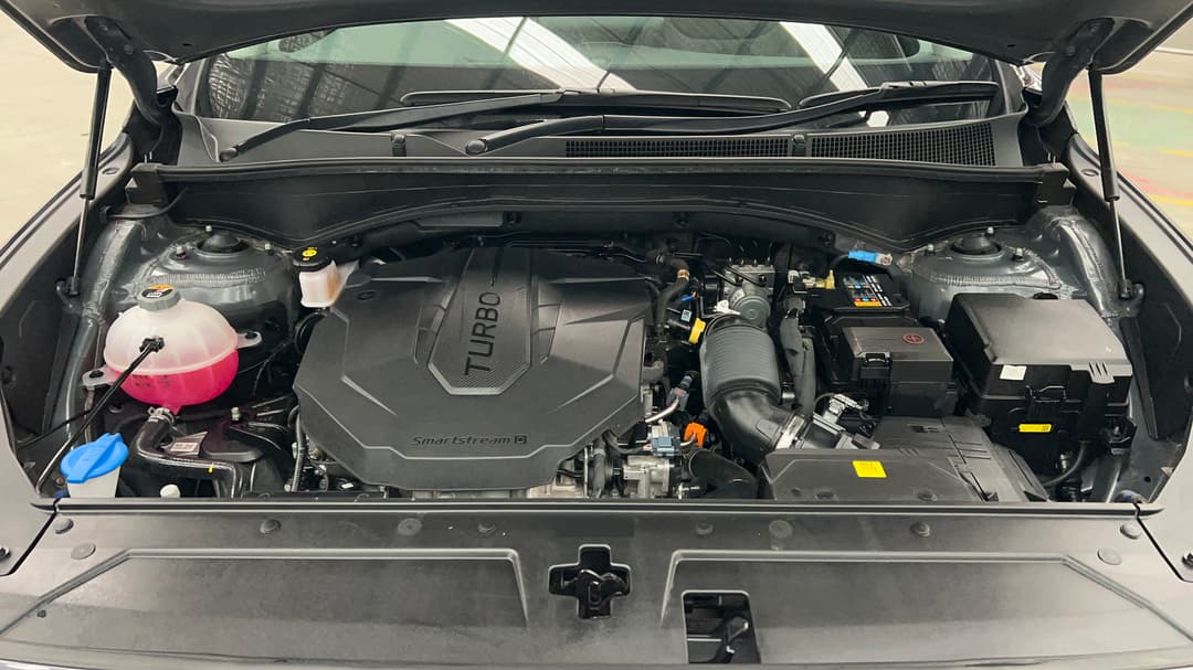 2023 Hyundai Santa Fe Crdi (AWD), Automatic, 50724 km, Open Bonnet (Engine)