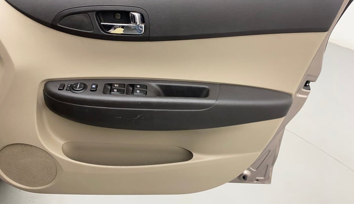 2012 Hyundai i20 ASTA 1.2, Petrol, Manual, 1,13,333 km, Driver Side Door Panels Control