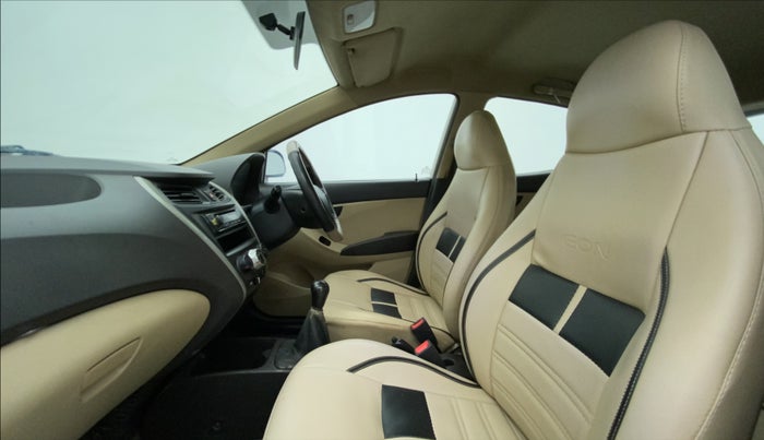 2017 Hyundai Eon ERA +, Petrol, Manual, 93,845 km, Right Side Front Door Cabin