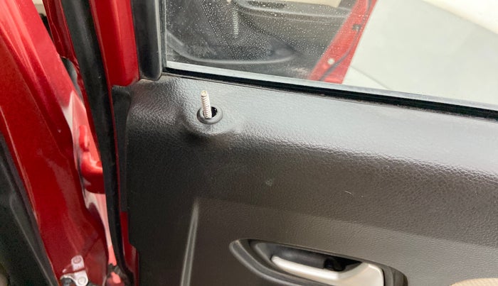 2019 Maruti Alto VXI, Petrol, Manual, 32,607 km, Lock system - Door lock knob has minor damage