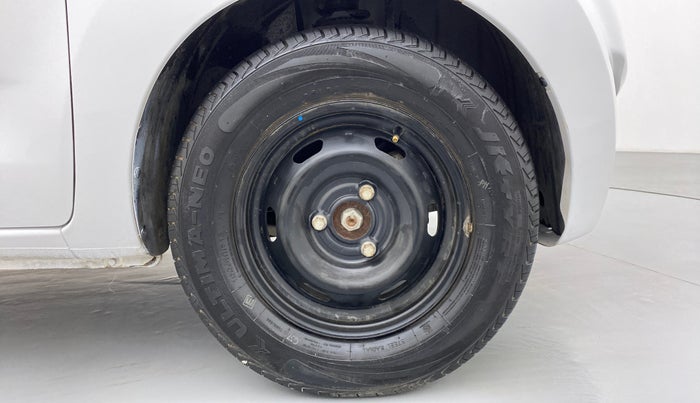 2018 Datsun Redi Go T (O) 1.0 LIMITED EDITION, Petrol, Manual, 25,120 km, Right Front Wheel