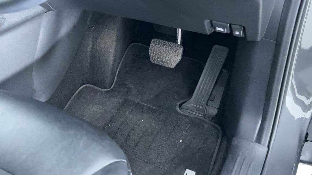 2022 Mazda CX-5 Touring (AWD), Automatic, 24945 km, Pedals and Footmat