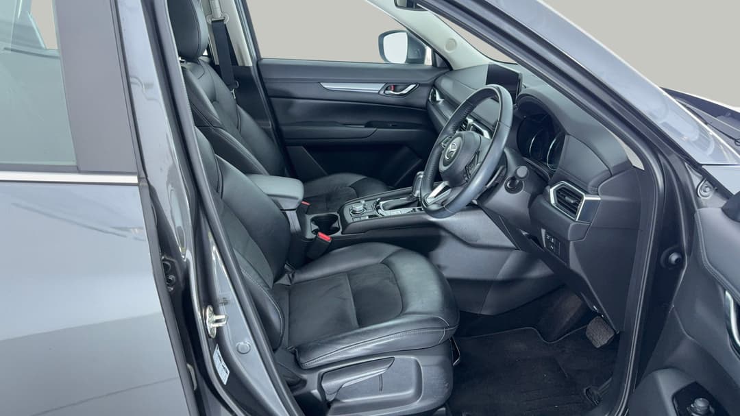 2022 Mazda CX-5 Touring (AWD), Automatic, 24945 km, Right Side Front Door Cabin View