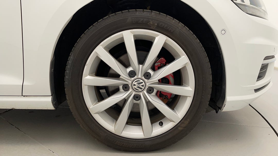 2018 Volkswagen Golf 110 Tsi Comfortline, Automatic, 131359 km, Right Front Wheel