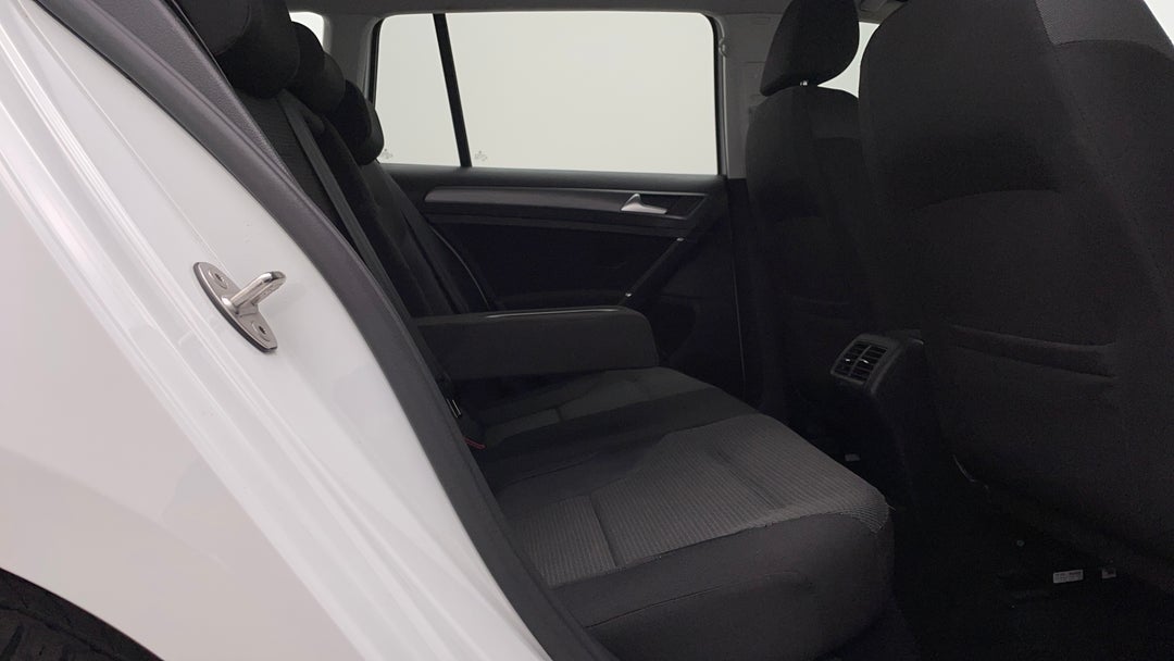 2018 Volkswagen Golf 110 Tsi Comfortline, Automatic, 131359 km, Right Side Rear Door Cabin View