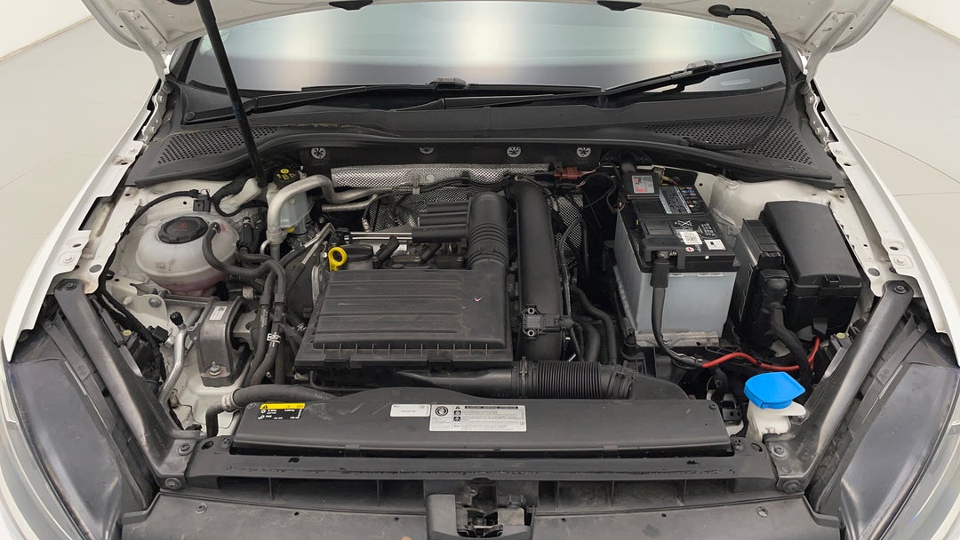 2018 Volkswagen Golf 110 Tsi Comfortline, Automatic, 131359 km, Open Bonnet (Engine)