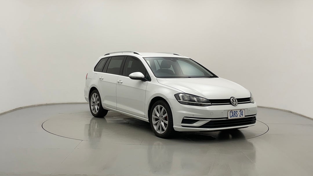 2018 Volkswagen Golf 110 Tsi Comfortline, Automatic, 131359 km, Right Front Diagonal (45- Degree) View