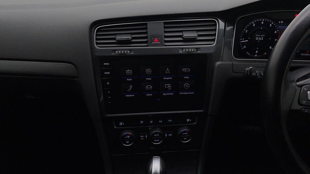 2018 Volkswagen Golf 110 Tsi Comfortline, Automatic, 131359 km, Center Console