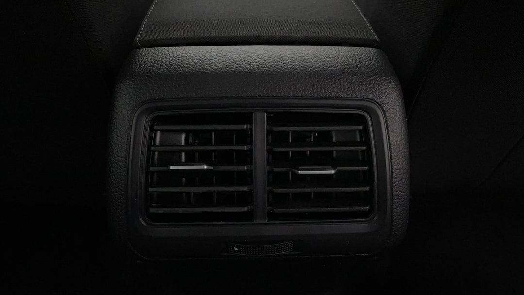 2018 Volkswagen Golf 110 Tsi Comfortline, Automatic, 131359 km, Rear A/C Vent