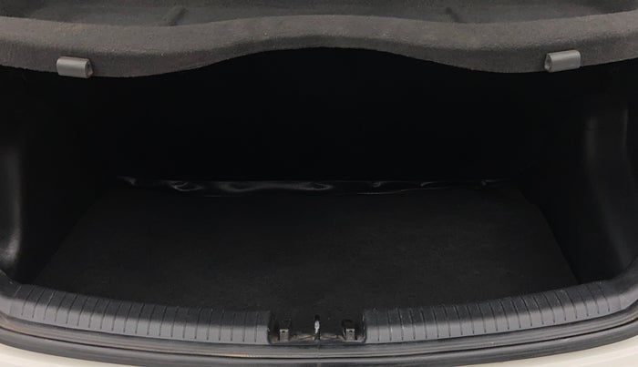 2016 Hyundai Grand i10 MAGNA 1.2 VTVT, Petrol, Manual, 61,467 km, Boot Inside View