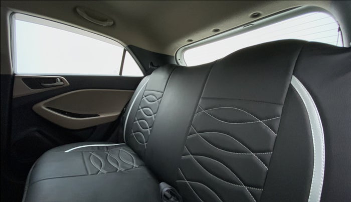 2017 Hyundai Elite i20 ASTA 1.2, Petrol, Manual, 31,450 km, Right Side Rear Door Cabin
