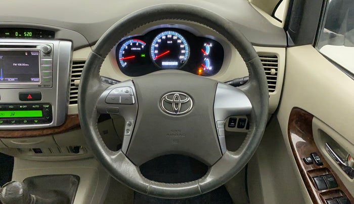 2014 Toyota Innova 2.5 VX 8 STR, Diesel, Manual, 82,235 km, Steering Wheel Close Up