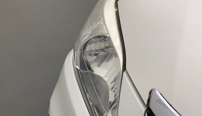 2014 Toyota Innova 2.5 VX 8 STR, Diesel, Manual, 82,235 km, Right headlight - Faded